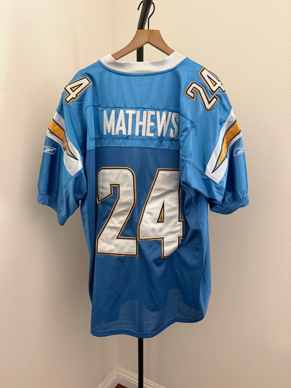 #24 Light Blue Men's Football Jersey chargers Mathew’s on the field - Picture 5 of 5